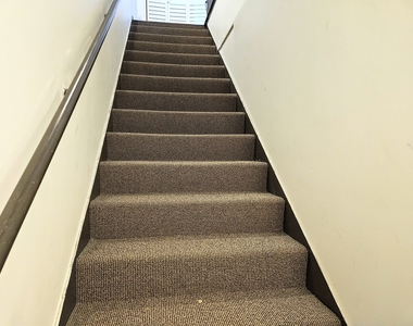 939 W Armitage Avenue - Photo Thumbnail 3