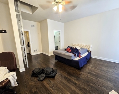 939 W Armitage Avenue - Photo Thumbnail 11