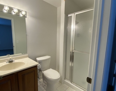 905 Knottingham Drive - Photo Thumbnail 12