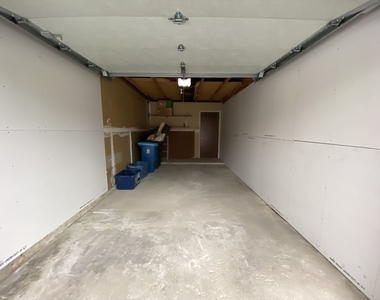 905 Knottingham Drive - Photo Thumbnail 18
