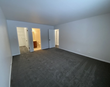 905 Knottingham Drive - Photo Thumbnail 11