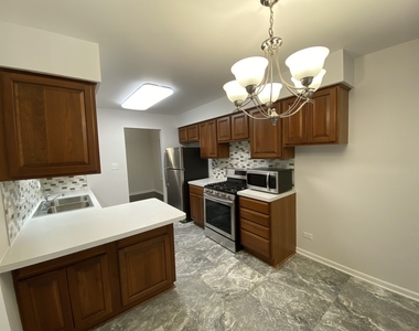 905 Knottingham Drive - Photo Thumbnail 6