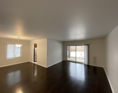 905 Knottingham Drive - Photo Thumbnail 2