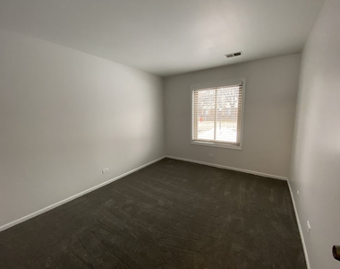 905 Knottingham Drive - Photo Thumbnail 15