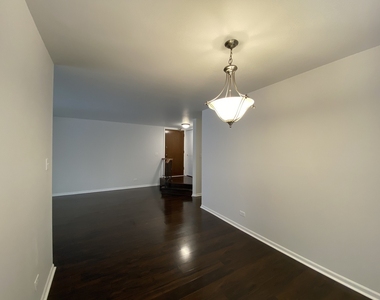 905 Knottingham Drive - Photo Thumbnail 5