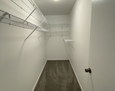 905 Knottingham Drive - Photo Thumbnail 13
