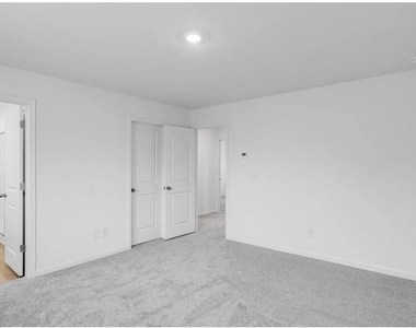 16 Gulfstream Drive - Photo Thumbnail 9