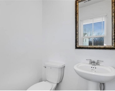 16 Gulfstream Drive - Photo Thumbnail 3