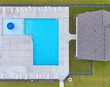 16 Gulfstream Drive - Photo Thumbnail 25