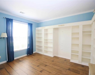 410 Ruby Forest Parkway - Photo Thumbnail 12