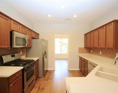 410 Ruby Forest Parkway - Photo Thumbnail 5