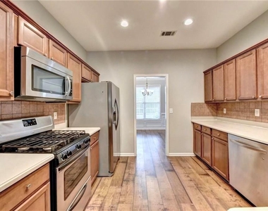 410 Ruby Forest Parkway - Photo Thumbnail 3
