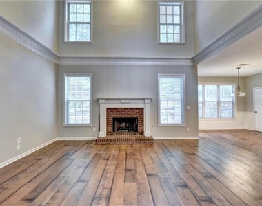 410 Ruby Forest Parkway - Photo Thumbnail 6