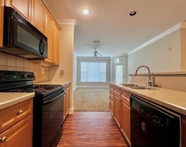 1208 Stratford - Photo Thumbnail 2