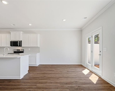 1404 Gray Branch Drive - Photo Thumbnail 5