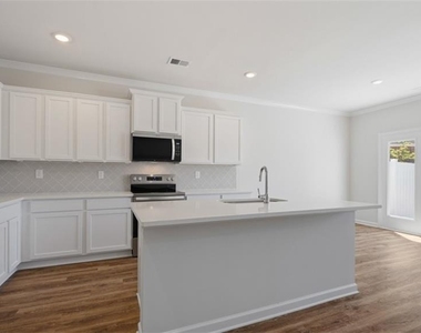 1404 Gray Branch Drive - Photo Thumbnail 7