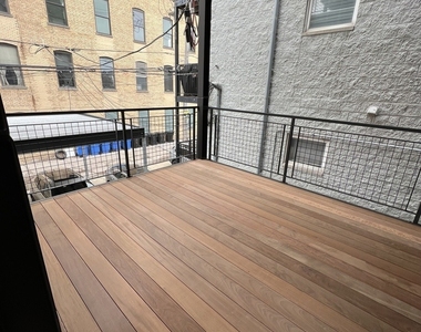 524 N May Street - Photo Thumbnail 7