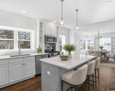 297 E Lakeview Avenue - Photo Thumbnail 4