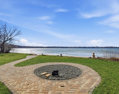 297 E Lakeview Avenue - Photo Thumbnail 50