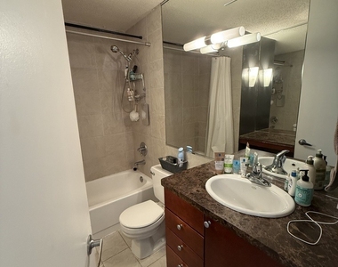 30 E Huron Street - Photo Thumbnail 9