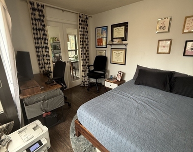 30 E Huron Street - Photo Thumbnail 17