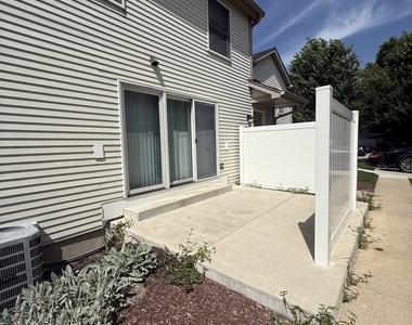 121 Spuhler Drive - Photo Thumbnail 2