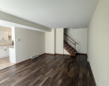 121 Spuhler Drive - Photo Thumbnail 3