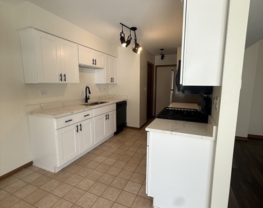 121 Spuhler Drive - Photo Thumbnail 7