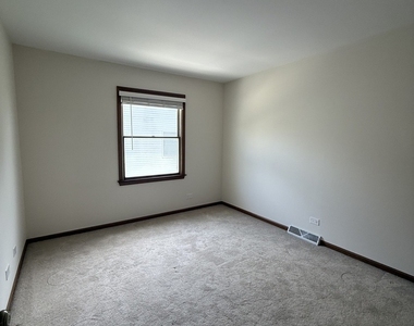 121 Spuhler Drive - Photo Thumbnail 13