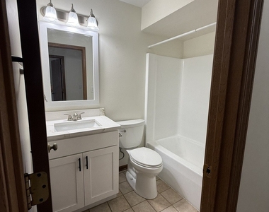 121 Spuhler Drive - Photo Thumbnail 15