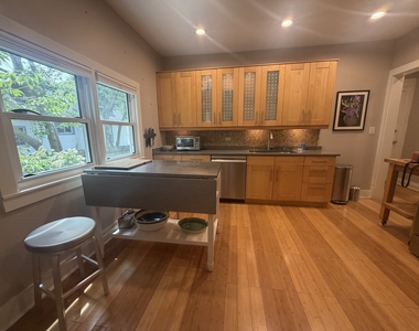 1004 Ashland Avenue - Photo Thumbnail 6