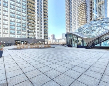 400 E Randolph Street - Photo Thumbnail 27