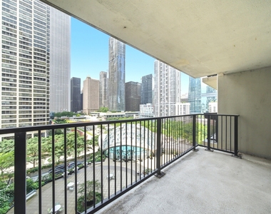 400 E Randolph Street - Photo Thumbnail 7