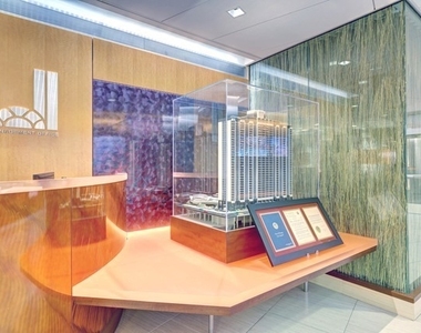 400 E Randolph Street - Photo Thumbnail 13