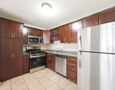 400 E Randolph Street - Photo Thumbnail 3