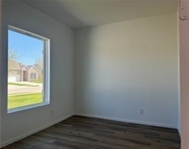 26227 Forest Brush Lane - Photo Thumbnail 7