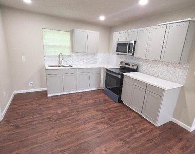 7343 Le Havre Road - Photo Thumbnail 7
