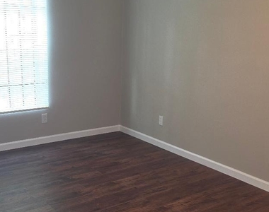 7343 Le Havre Road - Photo Thumbnail 13