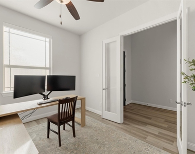 922 Shumard Street - Photo Thumbnail 3