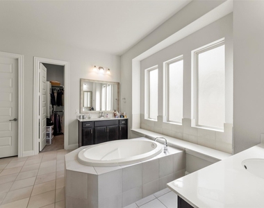 922 Shumard Street - Photo Thumbnail 19