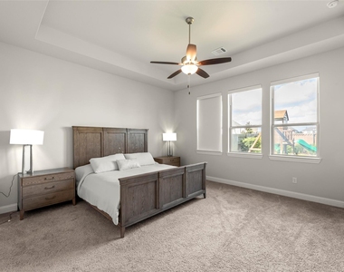 922 Shumard Street - Photo Thumbnail 16
