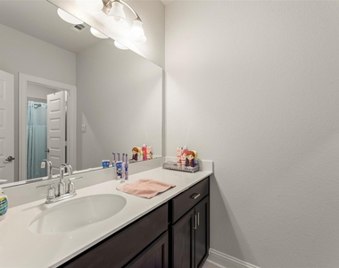 922 Shumard Street - Photo Thumbnail 32
