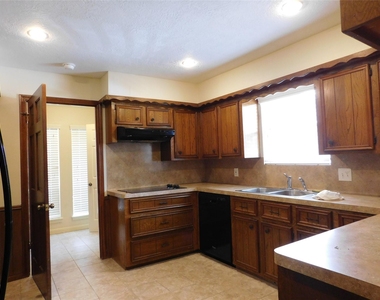 4 Kingsley Court - Photo Thumbnail 10