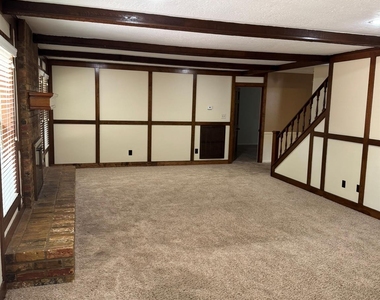 4 Kingsley Court - Photo Thumbnail 3