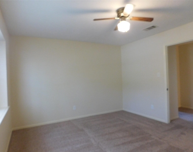 4 Kingsley Court - Photo Thumbnail 11