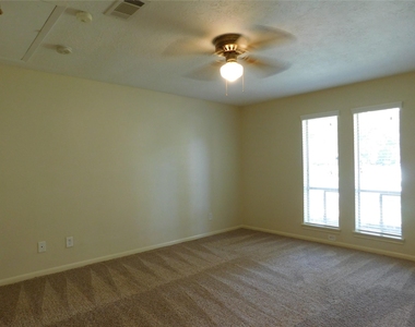 4 Kingsley Court - Photo Thumbnail 6