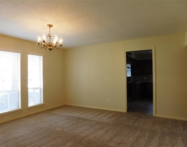 4 Kingsley Court - Photo Thumbnail 4