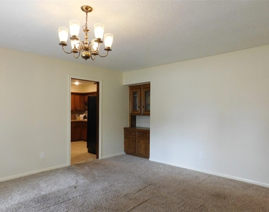 4 Kingsley Court - Photo Thumbnail 5
