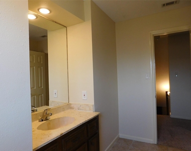 4 Kingsley Court - Photo Thumbnail 14