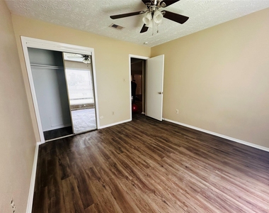 10826 Laureldale Court - Photo Thumbnail 20